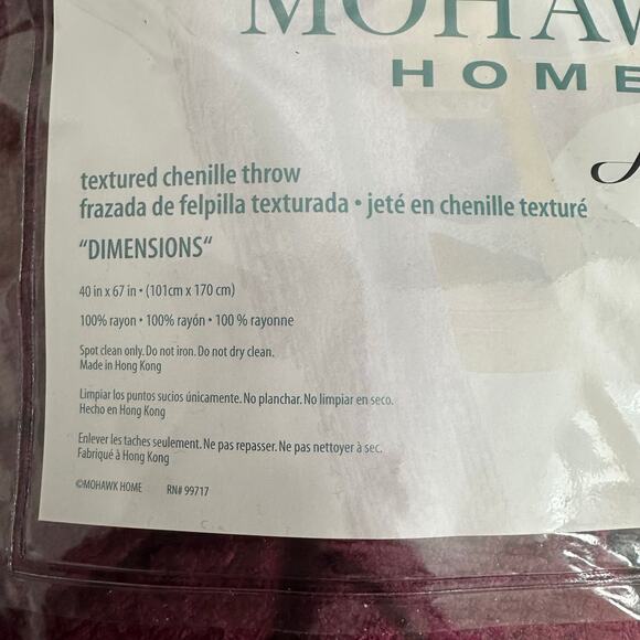 Mohawk Home Textured Chenille Throw Blanket 40x67" Cranberry Red 100% Rayon New - Picture 4 of 7